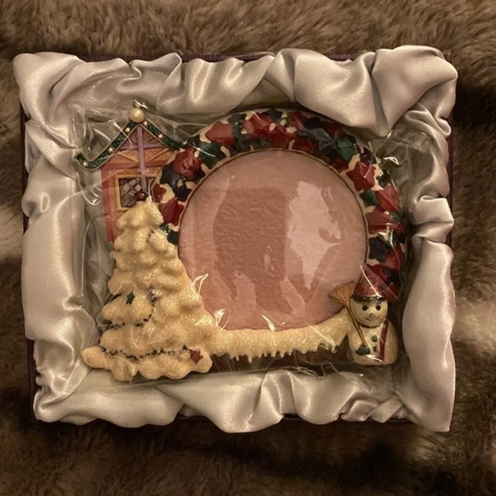 Brand new still sealed Rucinni Christmas picture frame